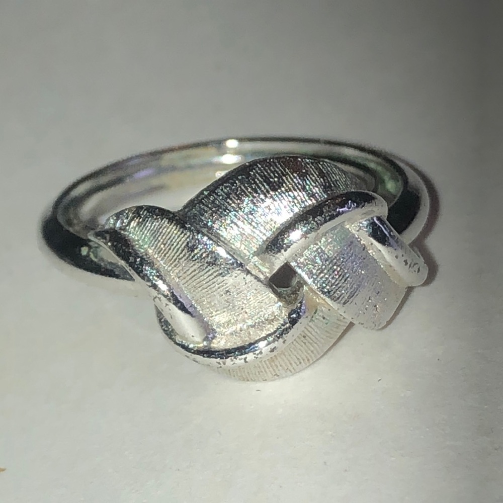 Avon Vintage Silver Tone Knot Statement Ring